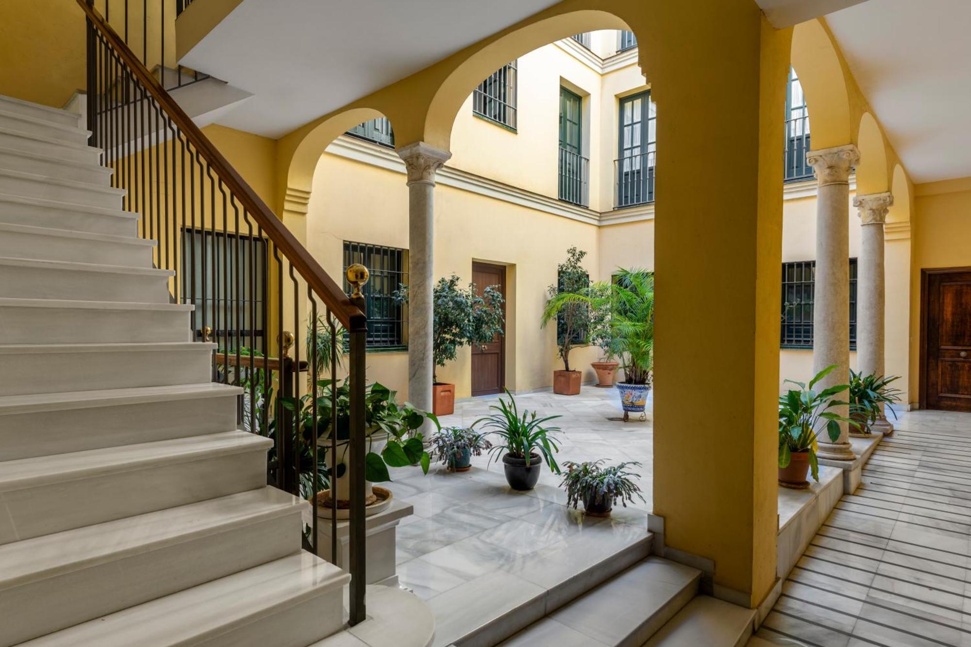 Magno Apartments Alvarez Quintero Seville Exterior photo
